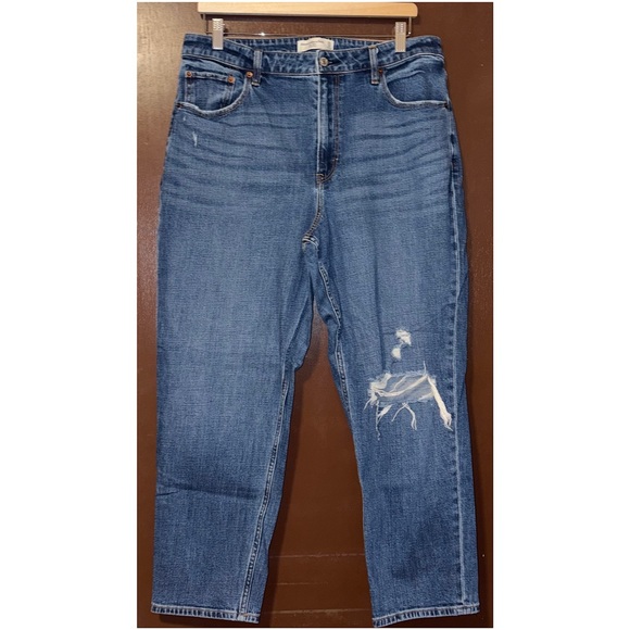 Abercrombie & Fitch Denim - Abercrombie & Fitch Curve Love The Mom High Rise Jeans (Size 14)